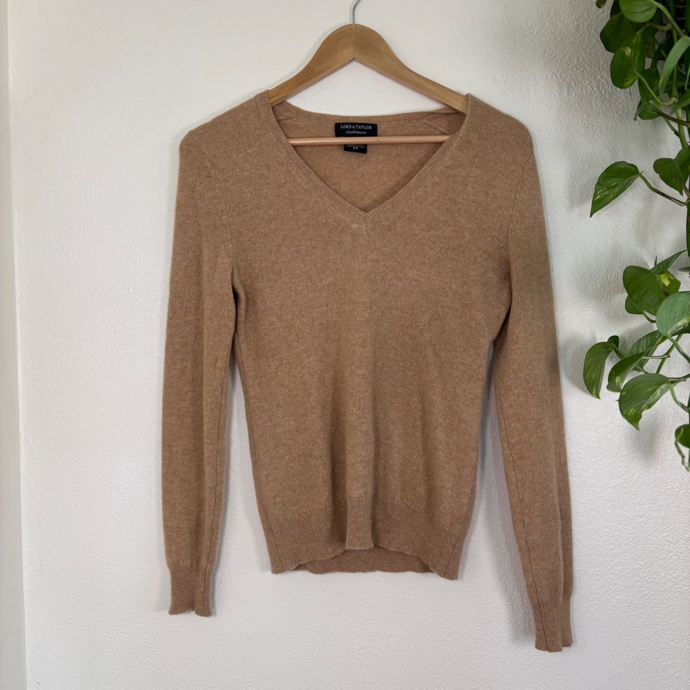 Lord & Taylor Cashmere V-Neck Sweater Camel Tan Brown size Small Long Sleeve